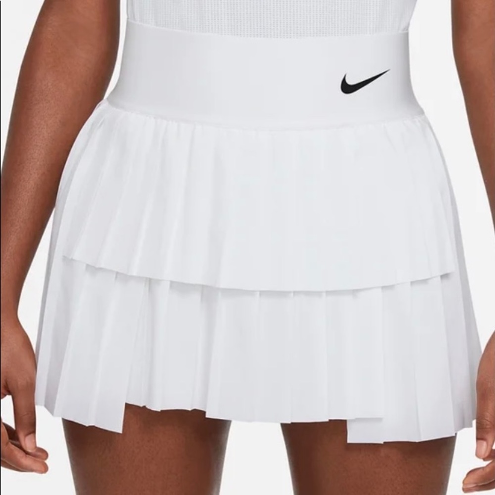 Sold Nike white pleated tennis skirt - Picture 3 of 4